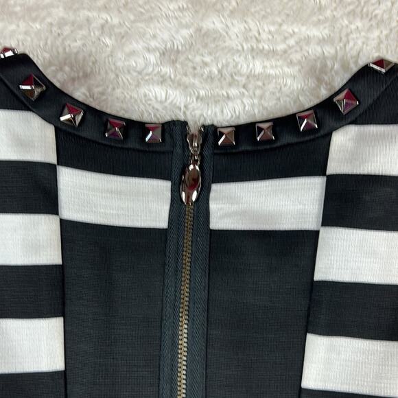 Kistini geometric sripe fit and flare silver stud collar dress, size medium - Picture 9 of 13